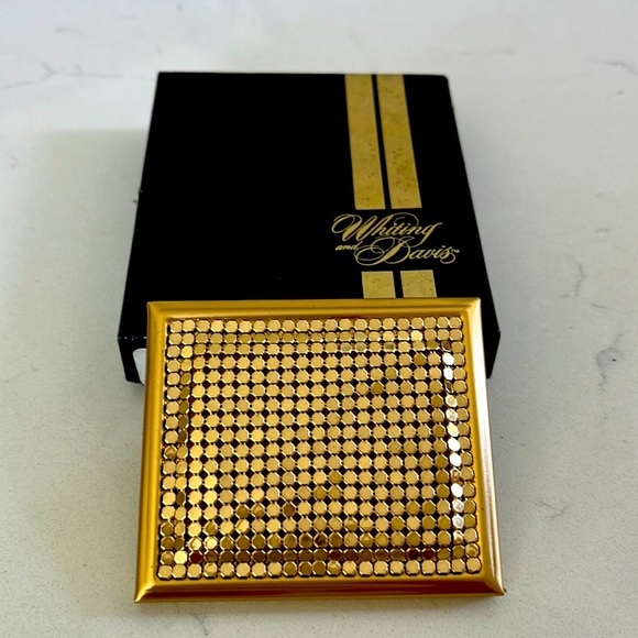Whiting & Davis compact mirror in original box in pristine condition. Unused - Picture 1 of 2